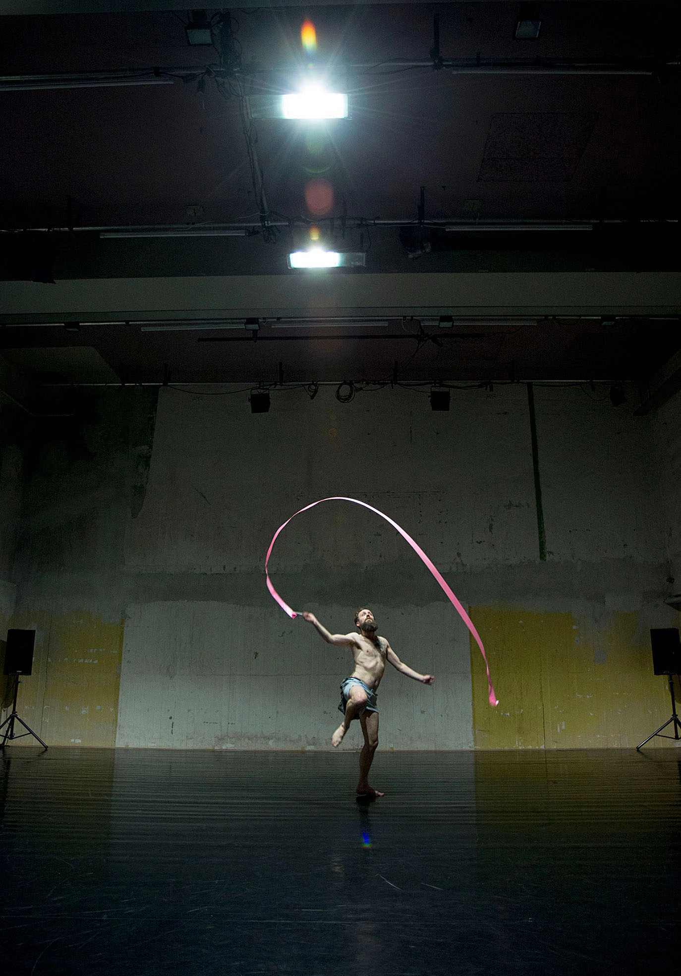 Från föreställningen ribbon dance